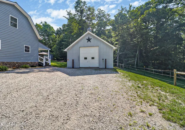 Photo 3 of Single family home for sale at 213 Crouch Branch Ln, Allardt, TN 38504 | MLS# 1344683 | Listing updated on 2026-07-31