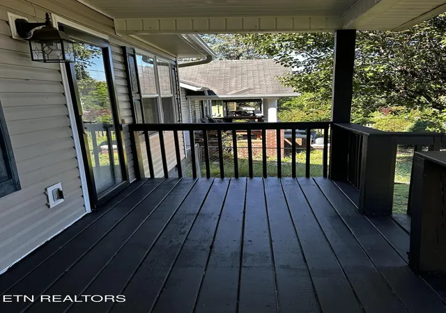 Photo 3 of Single family home for sale at 2006 Mccroskey Ave, Knoxville, TN 37917 | MLS# 1343517 | Listing updated on 2026-10-09