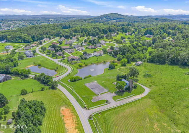 Homes for sale in Vonore, TN | 138 Country Way Rd, Vonore, TN 37885 | MLS# 1343882