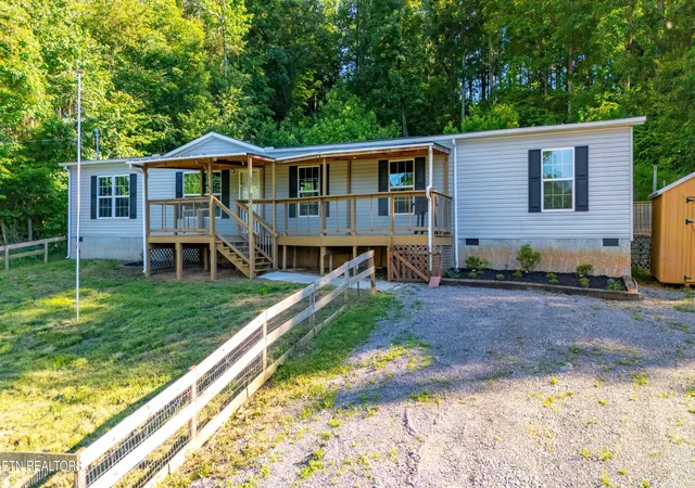 Homes for sale in Dandridge, TN | 1591 Trig Long Rd, Dandridge, TN 37725 | MLS# 1343629
