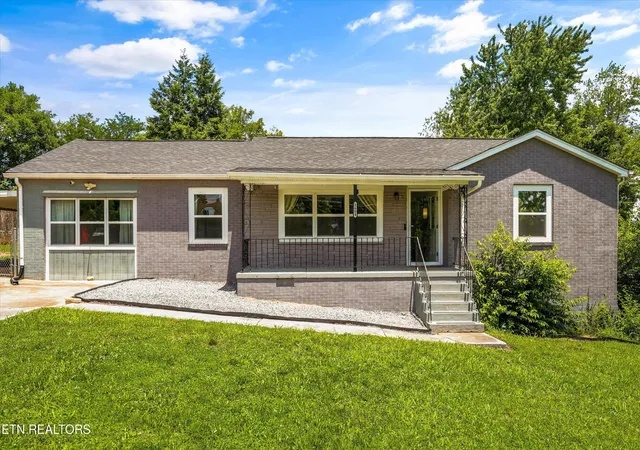 Photo 1 of Single family home for sale at 5604 Kentwood Rd, Knoxville, TN 37912 | MLS# 1344040 | Listing updated on 2026-07-06
