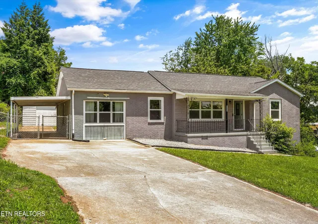 Photo 2 of Single family home for sale at 5604 Kentwood Rd, Knoxville, TN 37912 | MLS# 1344040 | Listing updated on 2026-07-06