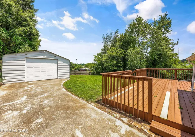 Photo 3 of Single family home for sale at 5604 Kentwood Rd, Knoxville, TN 37912 | MLS# 1344040 | Listing updated on 2026-07-06