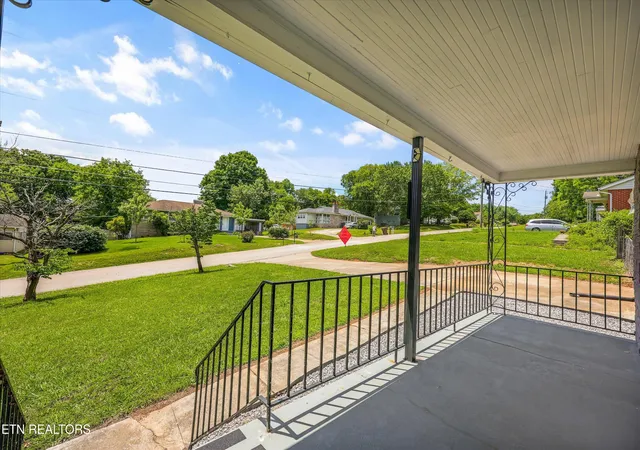 Photo 3 of Single family home for sale at 5604 Kentwood Rd, Knoxville, TN 37912 | MLS# 1344040 | Listing updated on 2026-07-06