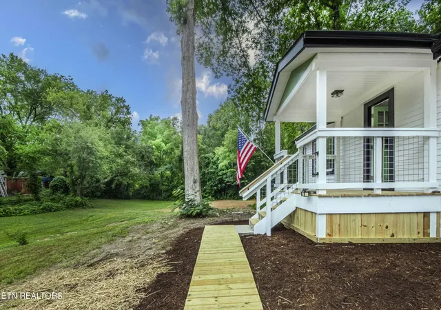 Homes for sale in Oliver Springs, TN | 200 Midway Dr, Oliver Springs, TN 37840 | MLS# 1344170