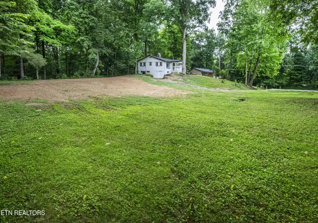 Homes for sale in Oliver Springs, TN | 200 Midway Dr, Oliver Springs, TN 37840 | MLS# 1344170