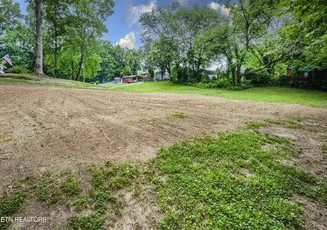 Homes for sale in Oliver Springs, TN | 200 Midway Dr, Oliver Springs, TN 37840 | MLS# 1344170