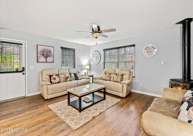 Photo 4 of Single family home for sale at 5337 Pittman Ctr Rd, Sevierville, TN 37876 | MLS# 1343639 | Listing updated on 2026-10-04