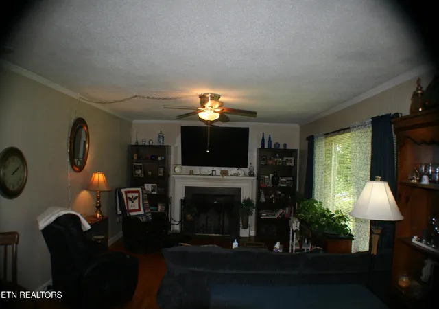 Photo 3 of Sale Pending at 310 Cardinal St, Maryville, TN 37803 | MLS# 1343752 | Listing updated on 2026-08-20