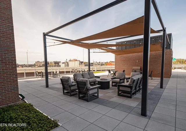 17th image of 122 Stadium Wy #710, Knoxville, TN 37915 | MLS# 1343656