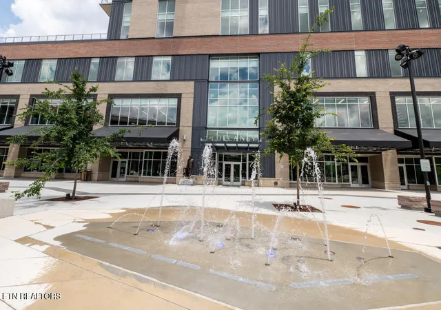 2nd image of 122 Stadium Wy #710, Knoxville, TN 37915 | MLS# 1343656