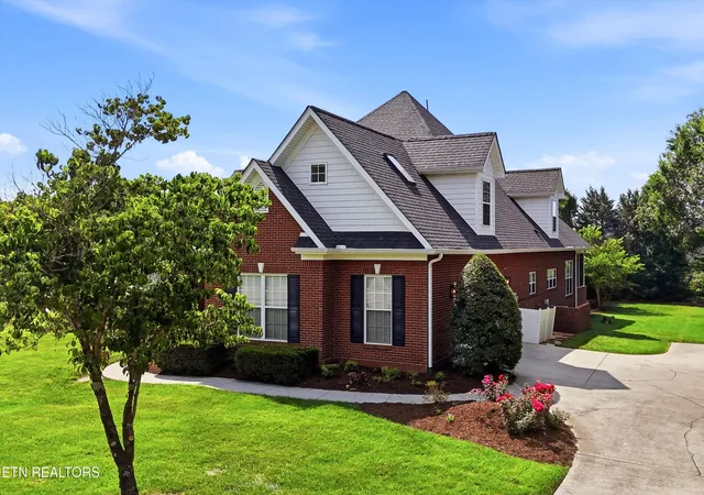 Photo 4 of Sale Pending at 12708 Watergrove Dr, Knoxville, TN 37922 | MLS# 1344233 | Listing updated on 2026-09-12