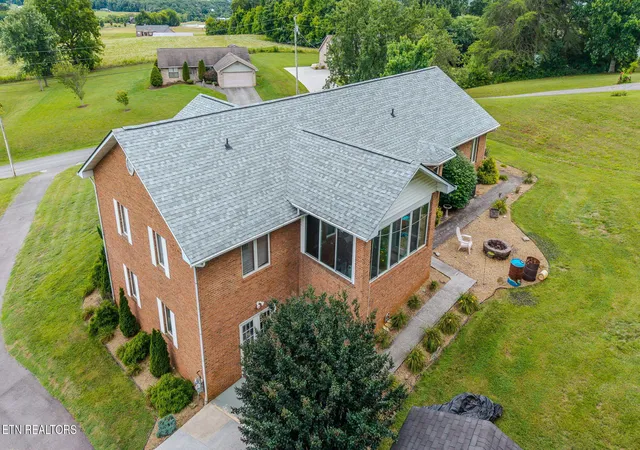 3rd image of 940 Hilltop Ln, Kodak, TN 37764 | MLS# 1345840