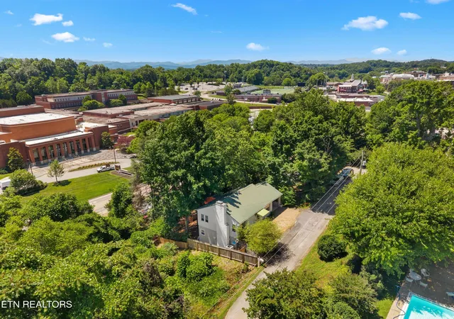Homes for sale in Greeneville, TN | 218 Circle Dr, Greeneville, TN 37745 | MLS# 1343690