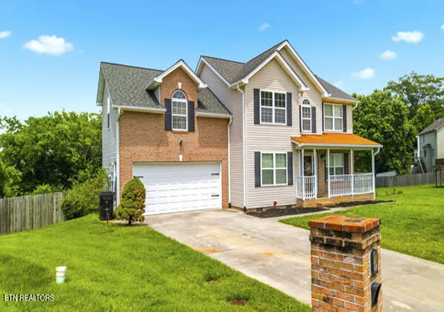Homes for sale in Knoxville, TN | 4610 Lufkin Ln, Knoxville, TN 37918 | MLS# 1343963