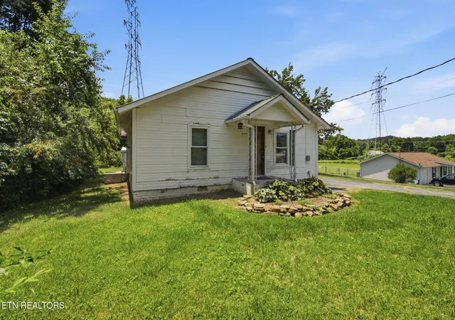 Photo 1 of Sale Pending at 6715 Greer Rd, Knoxville, TN 37918 | MLS# 1344534 | Listing updated on 2026-07-11