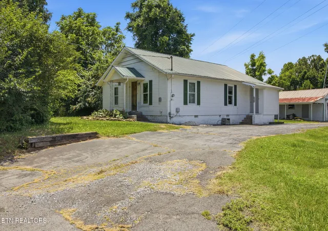 Photo 2 of Sale Pending at 6715 Greer Rd, Knoxville, TN 37918 | MLS# 1344534 | Listing updated on 2026-07-11