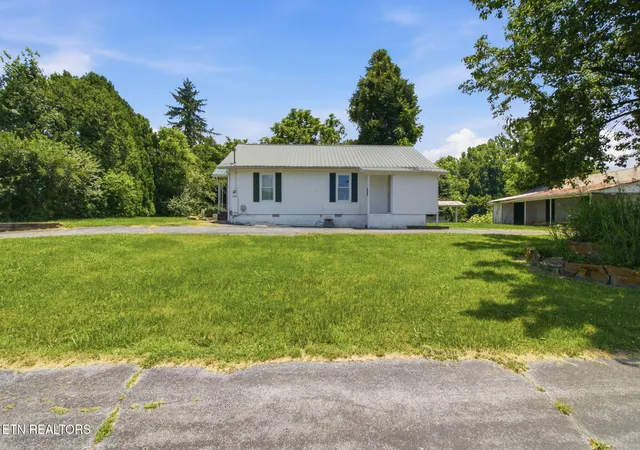 Photo 3 of Sale Pending at 6715 Greer Rd, Knoxville, TN 37918 | MLS# 1344534 | Listing updated on 2026-07-11