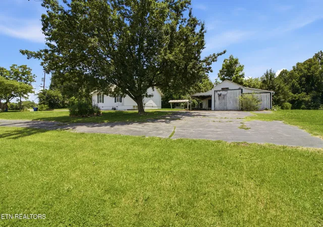 Photo 3 of Sale Pending at 6715 Greer Rd, Knoxville, TN 37918 | MLS# 1344534 | Listing updated on 2026-07-11
