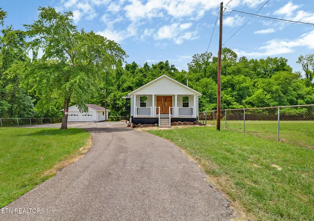 Homes for sale in Harriman, TN | 1006 Ruritan Rd, Harriman, TN 37748 | MLS# 1343766