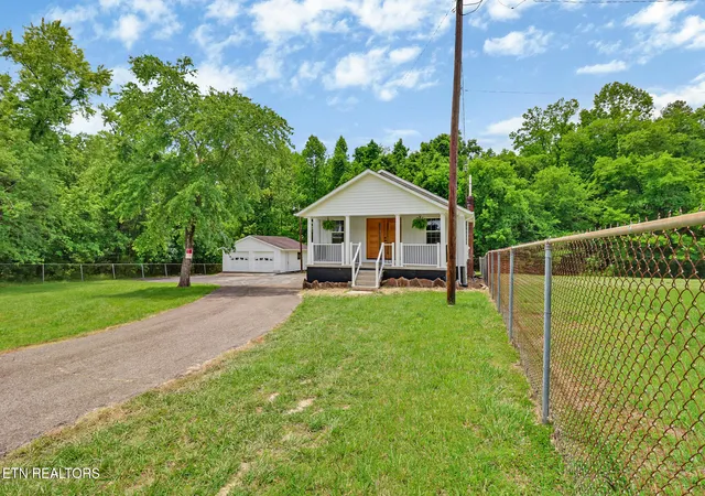 Homes for sale in Harriman, TN | 1006 Ruritan Rd, Harriman, TN 37748 | MLS# 1343766