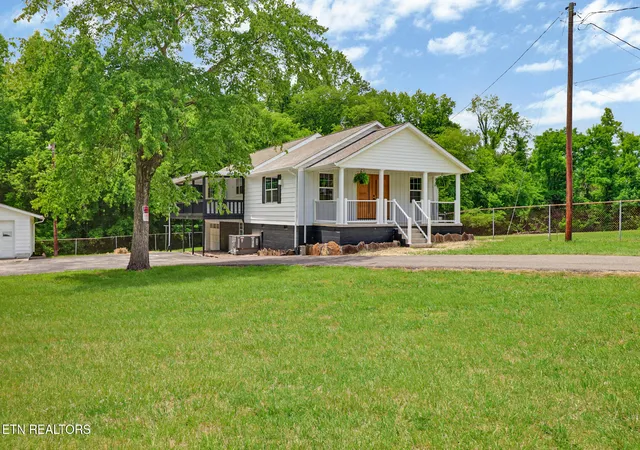 Homes for sale in Harriman, TN | 1006 Ruritan Rd, Harriman, TN 37748 | MLS# 1343766