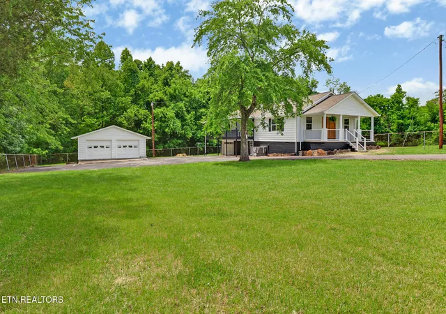 Homes for sale in Harriman, TN | 1006 Ruritan Rd, Harriman, TN 37748 | MLS# 1343766