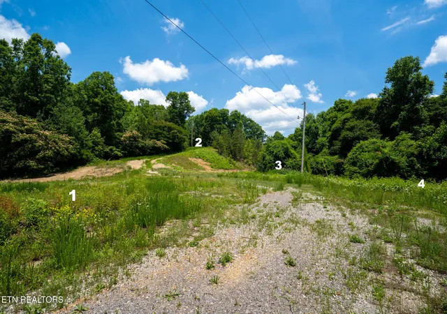 Homes for sale in Oliver Springs, TN | 1640 Old Harriman Hwy, Oliver Springs, TN 37840 | MLS# 1345100