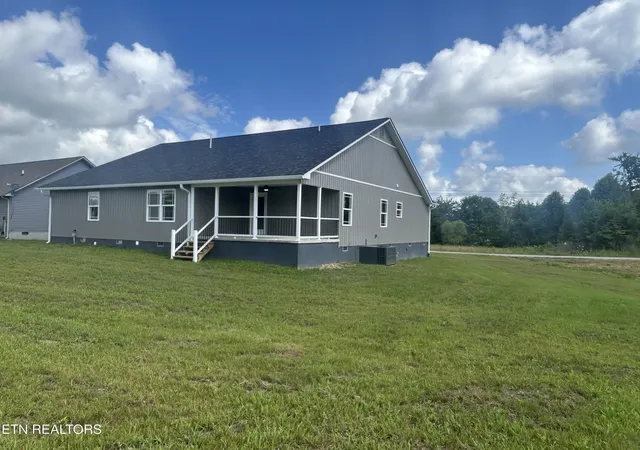 Photo 3 of Single family home for sale at 815 Colby Cir, Crossville, TN 38571 | MLS# 1343798 | Listing updated on 2026-10-07