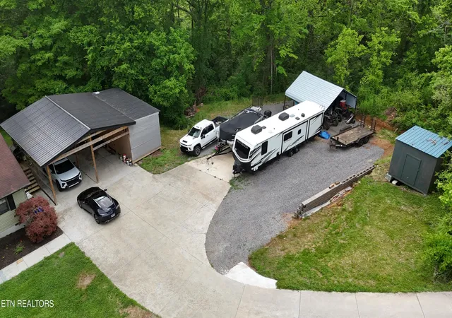 Homes for sale in Rocky Top, TN | 2811 Lake City Hwy, Rocky Top, TN 37769 | MLS# 1343949