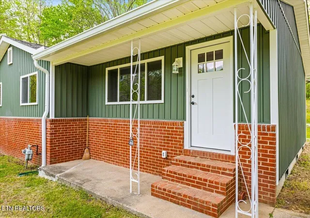 Photo 4 of Single family home for sale at 520 W Hills Dr, Huntsville, TN 37756 | MLS# 1343820 | Listing updated on 2026-10-07