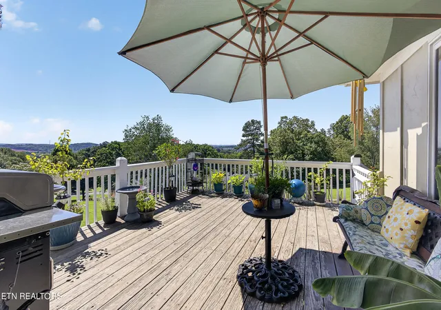 3rd image of 1031 Montcrest Dr, Lenoir City, TN 37771 | MLS# 1343896