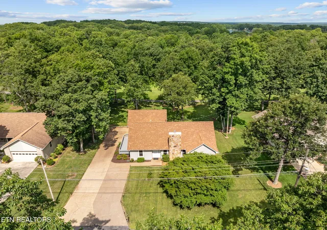 2nd image of 109 Fairway Dr, Crossville, TN 38558 | MLS# 1343846