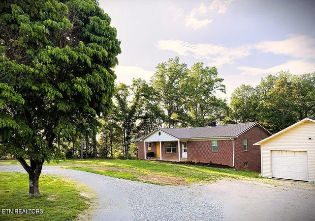 Homes for sale in Red Boiling Springs, TN | 1348 Union Hill Rd Rd, Red Boiling Springs, TN 37150 | MLS# 1344816