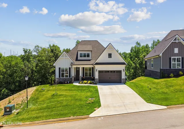 Homes for sale in Lenoir City, TN | 247 Bittersweet Ln, Lenoir City, TN 37771 | MLS# 1343962