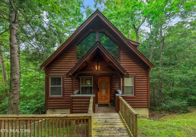 1st image of 1713 Oakridge View Ln, Sevierville, TN 37876 | MLS# 1344138