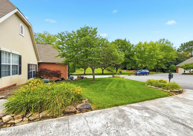 Listing Photo 5 - Condo for sale in building located at 2605 Knob Creek Ln, Knoxville, TN 37912