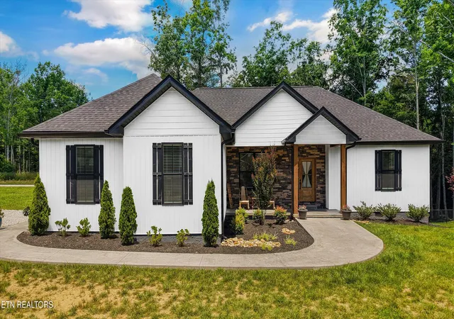 Homes for sale in Oneida, TN | 738 Toomey Falls Rd, Oneida, TN 37841 | MLS# 1343940