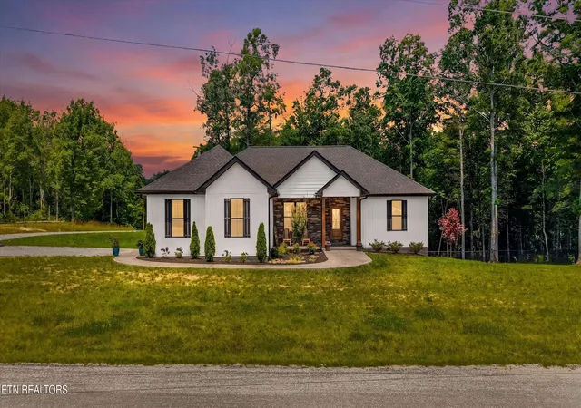 Homes for sale in Oneida, TN | 738 Toomey Falls Rd, Oneida, TN 37841 | MLS# 1343940