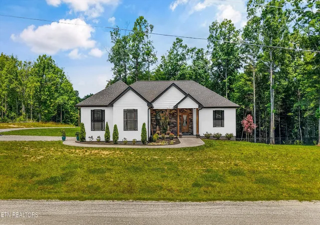 Homes for sale in Oneida, TN | 738 Toomey Falls Rd, Oneida, TN 37841 | MLS# 1343940