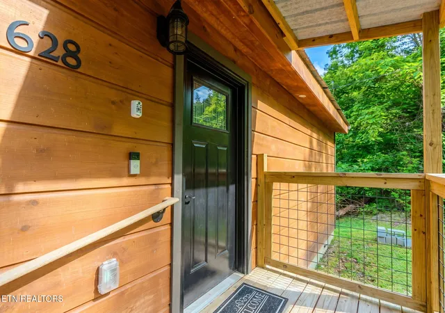 Photo 3 of Single family home for sale at 628 Pinecrest Dr, Gatlinburg, TN 37738 | MLS# 1344280 | Listing updated on 2026-07-09