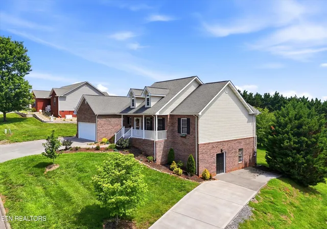 Homes for sale in Sevierville, TN | 2605 Covington Cir, Sevierville, TN 37876 | MLS# 1344166