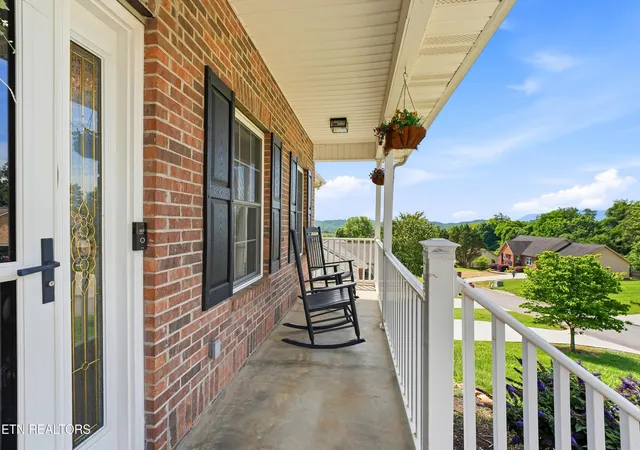 Homes for sale in Sevierville, TN | 2605 Covington Cir, Sevierville, TN 37876 | MLS# 1344166