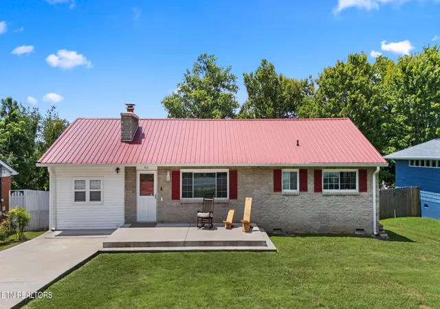 Homes for sale in Kingston, TN | 812 Brown Ave, Kingston, TN 37763 | MLS# 1347392