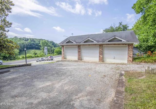 Homes for sale in Oneida, TN | 17761 Alberta St, Oneida, TN 37841 | MLS# 1344207