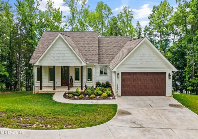 Homes for sale in Rockwood, TN | 243 E Shore Dr, Rockwood, TN 37854 | MLS# 1344165