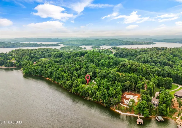 Photo 3 of Single family home for sale at 243 E Shore Dr, Rockwood, TN 37854 | MLS# 1344165 | Listing updated on 2026-06-27