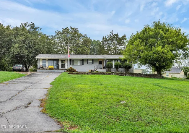 Homes for sale in Soddy Daisy, TN | 2143 S Shore Acres Rd, Soddy Daisy, TN 37379 | MLS# 1344112