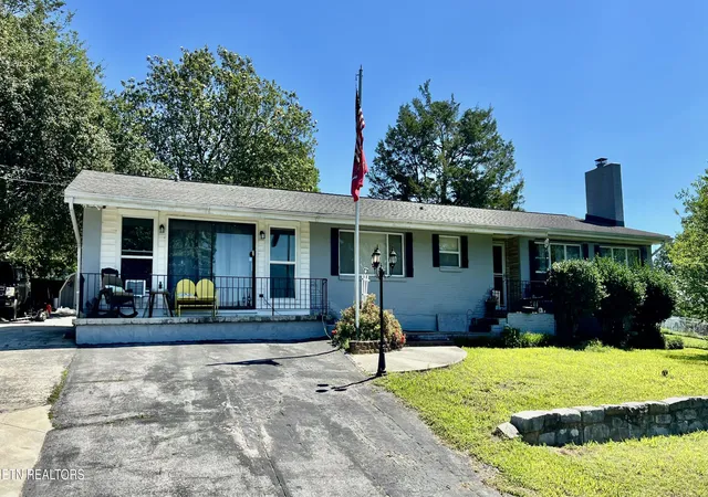 Homes for sale in Soddy Daisy, TN | 2143 S Shore Acres Rd, Soddy Daisy, TN 37379 | MLS# 1344112