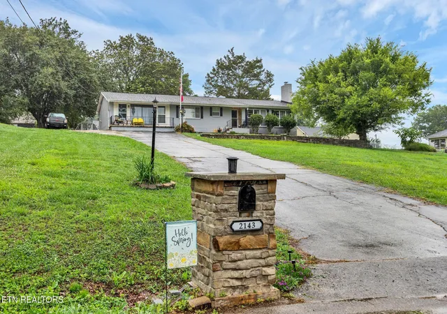Homes for sale in Soddy Daisy, TN | 2143 S Shore Acres Rd, Soddy Daisy, TN 37379 | MLS# 1344112